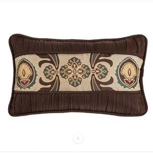 NWT HIEND ACCENTS LORETTA MEDALLION RECTANGULAR PILLOW W/ RUCHING, 12" X 19"